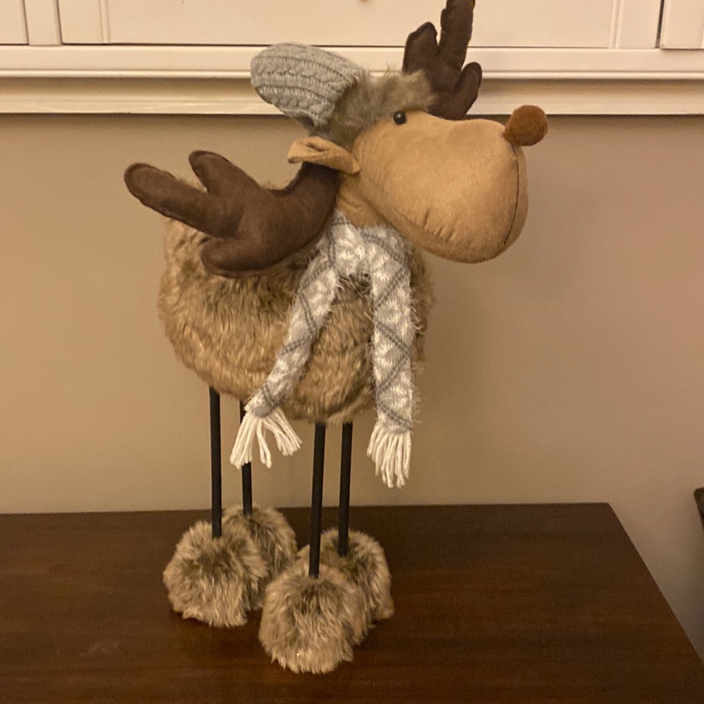 LIKE NEW CONDITION holiday moose